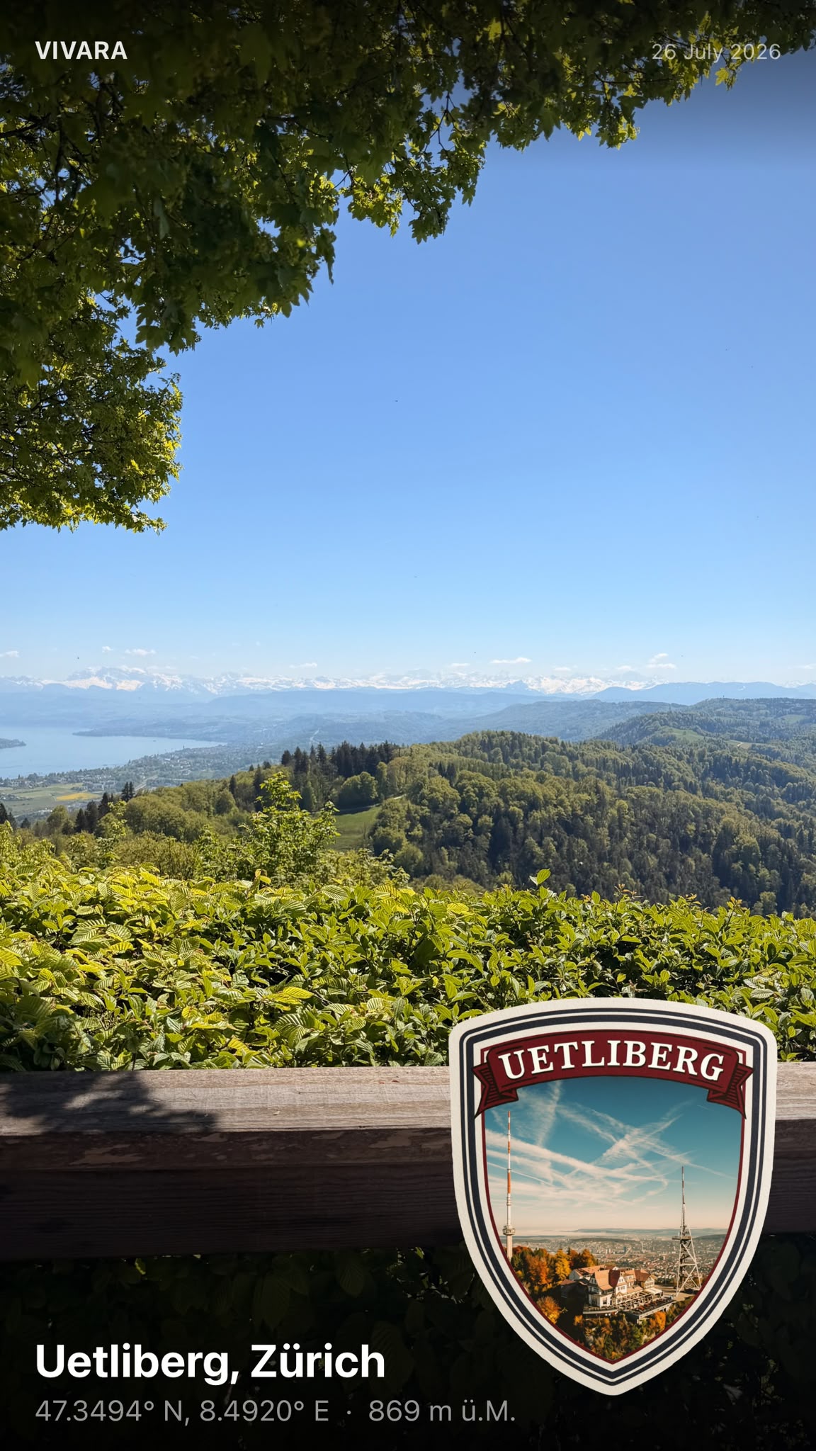 Vivara Memory Card example showing Uetliberg badge with a landscape photo